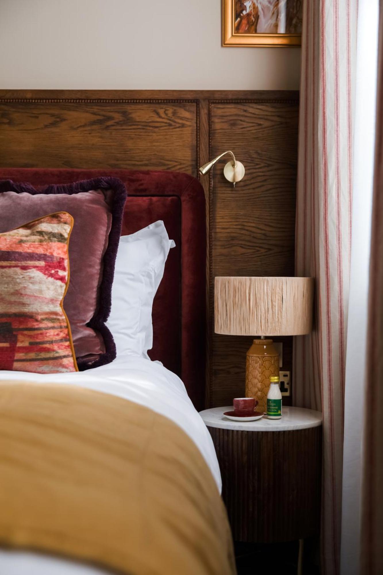 Red Lion Hotel Радлетт Экстерьер фото